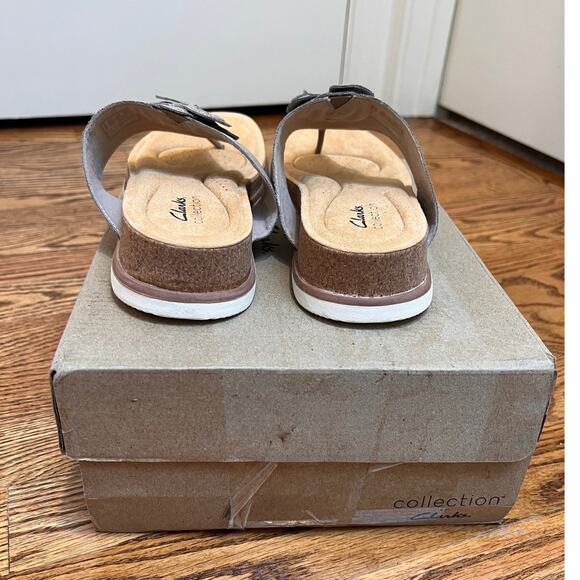 Clarks Brynn Style Flat Sandal Taupe Metallic Flip Flop Sz 7.5 Flower Embellish - Picture 4 of 7